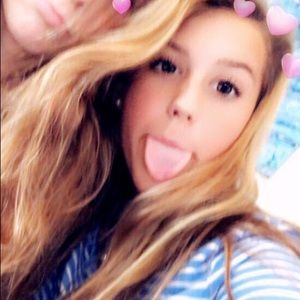 Meet your Posher, Anaka